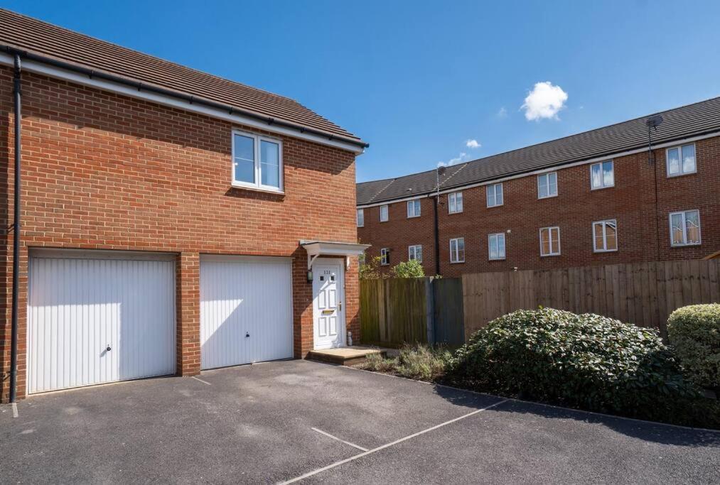 Апартаменты Bristol's Coach House - 2 Bedroom Detached With Secure Parking Бристоль