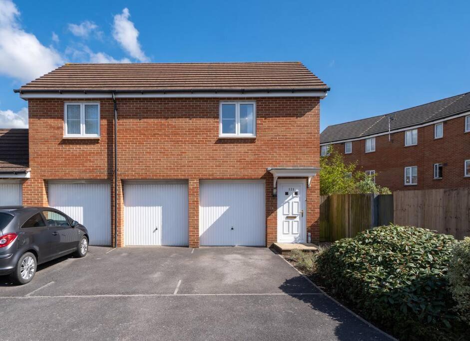 Апартаменты Bristol's Coach House - 2 Bedroom Detached With Secure Parking Бристоль