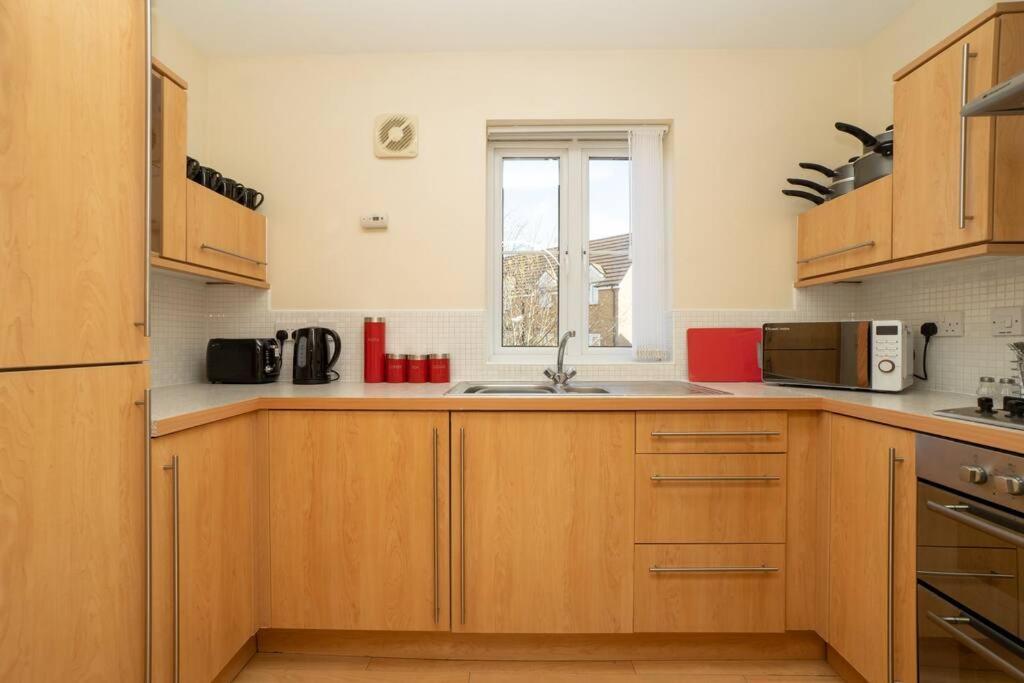 Bristol's Coach House - 2 Bedroom Detached With Secure Parking Apartment *